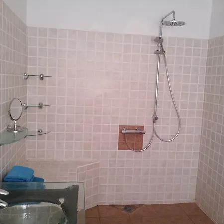 Casa Caos Vila